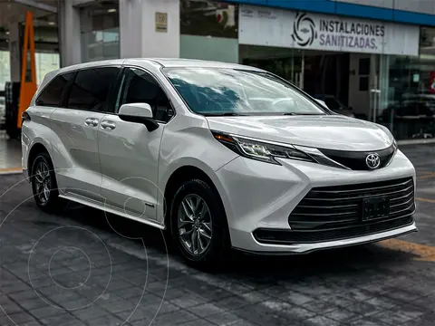 Toyota Sienna HEV LE usado (2021) color Blanco financiado en mensualidades(enganche $195,810 mensualidades desde $13,046)