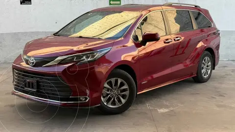 Toyota Sienna HEV XLE Piel usado (2021) color Rojo precio $719,000