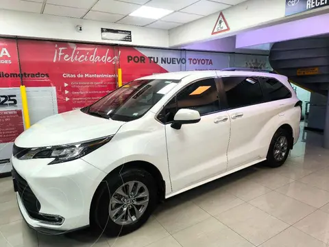 Toyota Sienna HEV XLE usado (2022) color Blanco financiado en mensualidades(enganche $158,862 mensualidades desde $15,672)