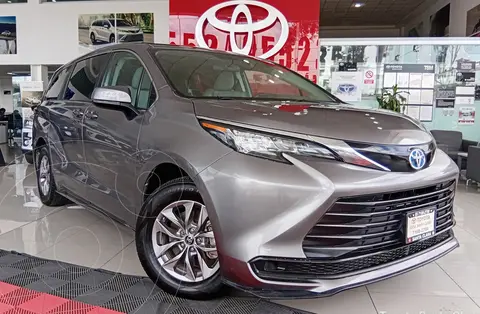 Toyota Sienna HEV LE usado (2021) color Gris precio $655,000