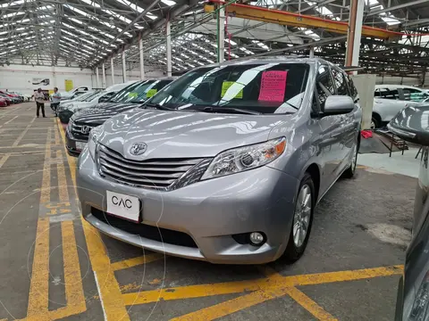 Toyota Sienna XLE 3.5L Piel usado (2015) color Plata precio $329,500