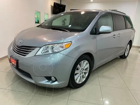 Toyota Sienna XLE 3.5L Piel usado (2017) color Plata precio $549,000