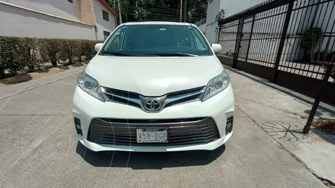 Toyota Sienna XLE 3.5L Piel usado (2020) color Blanco precio $670,000