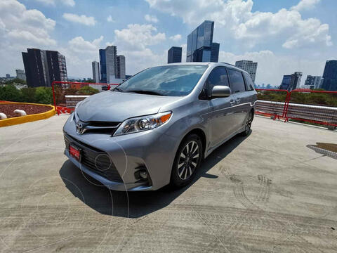 Toyota Sienna XLE Piel usado (2020) color Plata financiado en mensualidades(enganche $143,000 mensualidades desde $15,500)