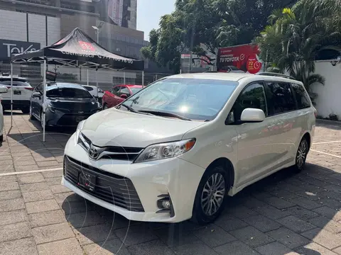 Toyota Sienna XLE usado (2020) color Blanco precio $510,000