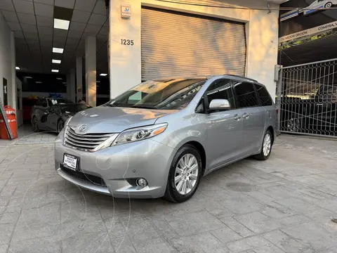 Toyota Sienna Limited 3.5L usado (2017) color Plata precio $419,900
