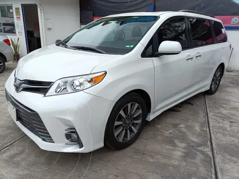Toyota Sienna XLE 3.5L Piel usado (2019) color Blanco Perla precio $459,900