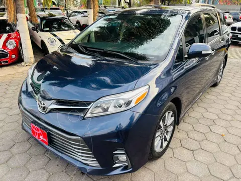 Toyota Sienna Limited usado (2020) color Azul precio $567,000