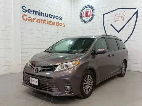 Toyota Sienna XLE 3.5L usado (2020) color Gris financiado en mensualidades(enganche $134,750 mensualidades desde $11,948)