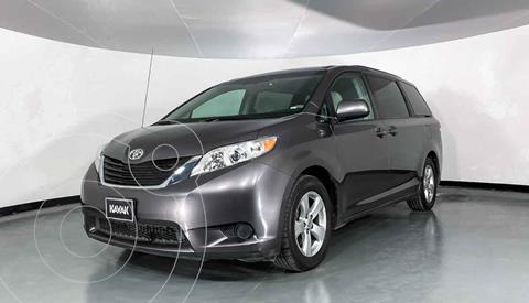 foto Toyota Sienna Limited 3.3L usado (2013) color Beige precio $257,999