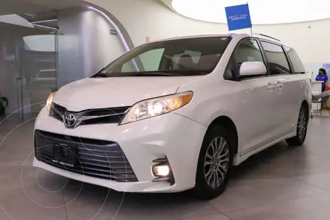 Toyota Sienna XLE 3.5L usado (2018) color Blanco precio $360,000