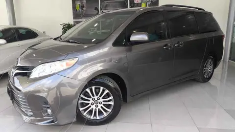 Toyota Sienna XLE usado (2020) color Gris financiado en mensualidades(enganche $110,000 mensualidades desde $10,851)