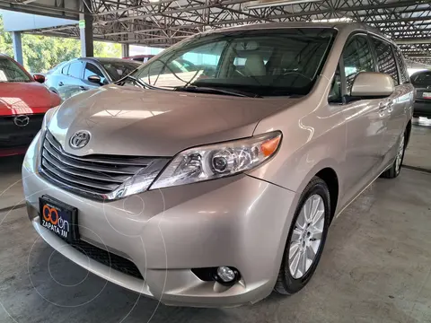 Toyota Sienna XLE 3.5L Piel usado (2015) color Dorado precio $300,000