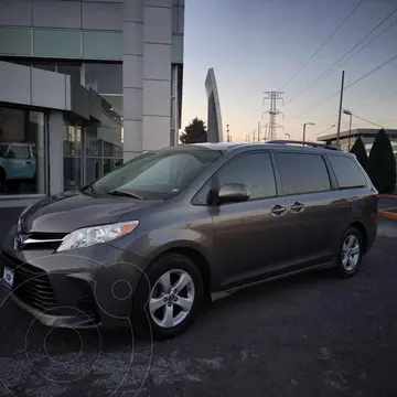 Toyota Sienna LE 3.5L usado (2018) color Gris financiado en mensualidades(enganche $89,600 mensualidades desde $9,775)