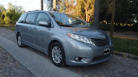 Toyota Sienna XLE 3.5L usado (2012) color Gris precio $218,000