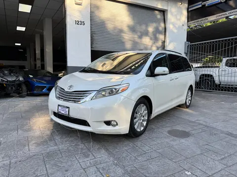 Toyota Sienna Limited 3.5L usado (2015) color Blanco precio $354,900
