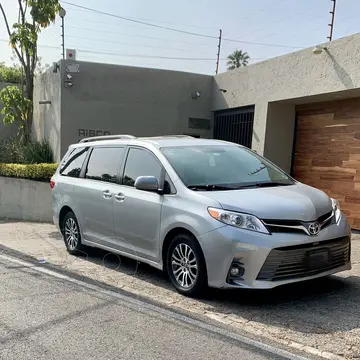 Toyota Sienna XLE 3.5L usado (2019) color Gris precio $419,000