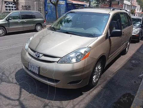 Toyota Sienna CE 3.5L usado (2010) color Beige precio $169,900