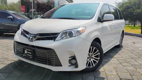 Toyota Sienna XLE 3.5L usado (2018) color Blanco precio $489,000