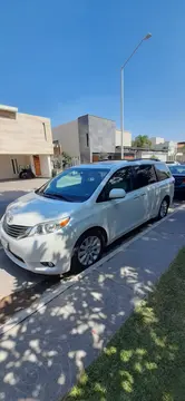 Toyota Sienna XLE 3.5L Piel usado (2016) color Blanco Perla precio $395,000