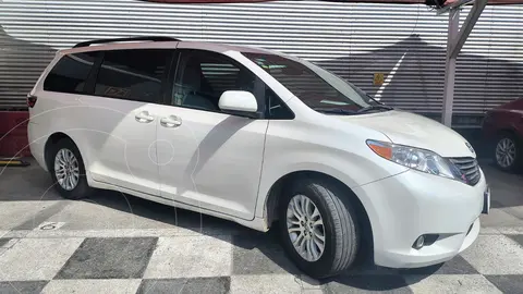 Toyota Sienna XLE 3.5L Piel usado (2017) color Blanco precio $399,000