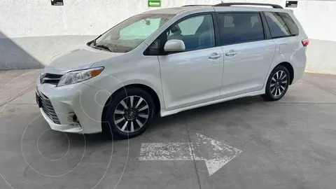 Toyota Sienna XLE 3.5L Piel usado (2019) color Blanco precio $559,000