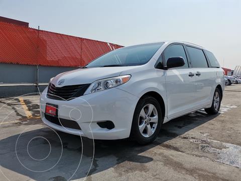 foto Toyota Sienna CE 3.5L usado (2015) color Blanco precio $299,000