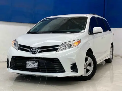 Toyota Sienna LE 3.5L usado (2019) color Blanco precio $470,000