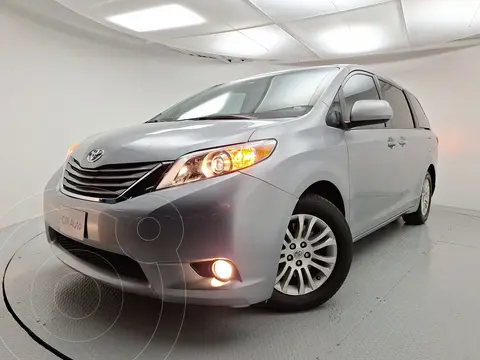 Toyota Sienna CE 3.5L usado (2016) color Plata precio $376,380