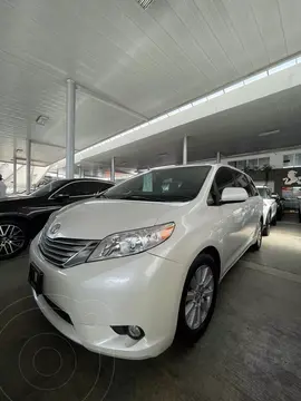 Toyota Sienna XLE 3.5L Piel usado (2017) color Blanco Perla precio $479,000