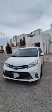 Toyota Sienna XLE 3.5L usado (2020) color Blanco precio $390,000