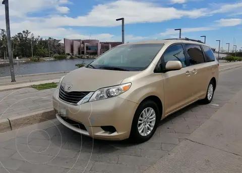 Toyota Sienna LE usado (2011) color Arena precio $169,000