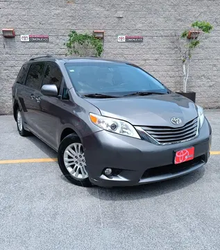 Toyota Sienna XLE 3.5L usado (2017) color Gris precio $470,000