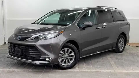 Toyota Sienna XLE usado (2023) color Gris precio $769,000