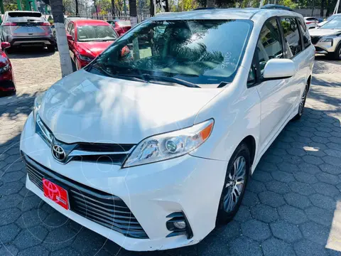 Toyota Sienna XLE 3.5L usado (2018) color Blanco precio $388,000