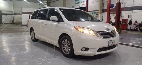 Toyota Sienna XLE 3.5L usado (2017) color Blanco precio $320,000