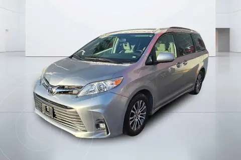 Toyota Sienna XLE usado (2020) color Gris precio $470,000