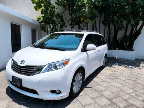 Toyota Sienna XLE 3.5L Piel usado (2014) color Blanco precio $320,000