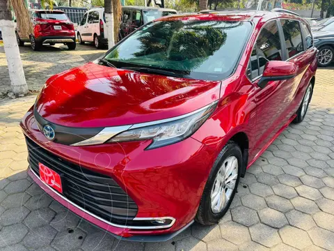 Toyota Sienna XLE usado (2023) color Rojo financiado en mensualidades(enganche $225,481 mensualidades desde $20,028)