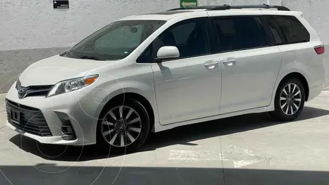 Toyota Sienna XLE Piel usado (2020) color Blanco precio $569,000