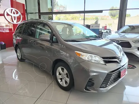 Toyota Sienna LE 3.5L usado (2018) color Gris Oscuro precio $416,000