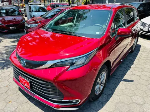 Toyota Sienna XLE Piel usado (2024) color Rojo financiado en mensualidades(enganche $222,256 mensualidades desde $19,741)