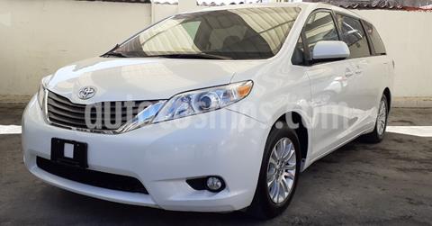 foto Toyota Sienna XLE 3.3L usado (2017) color Blanco precio $319,900