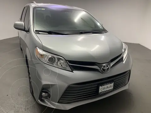 Toyota Sienna XLE 3.5L Piel usado (2019) color Plata financiado en mensualidades(enganche $133,000 mensualidades desde $15,000)