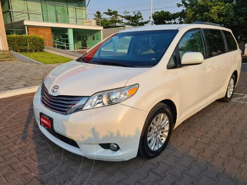 foto Toyota Sienna XLE 3.5L usado (2015) color Blanco precio $350,000
