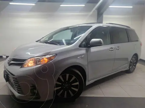 Toyota Sienna XLE usado (2020) color Plata precio $550,000