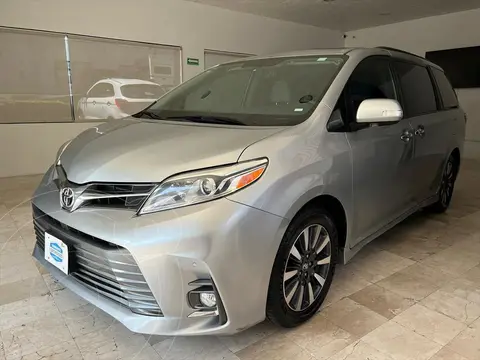 Toyota Sienna Limited usado (2020) color Plata precio $785,000