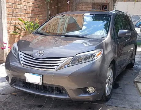 Toyota Sienna XLE Piel usado (2016) color Gris precio $470,000