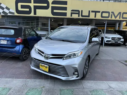 Toyota Sienna Limited 3.5L usado (2018) color Azul financiado en mensualidades(enganche $157,500 mensualidades desde $9,656)