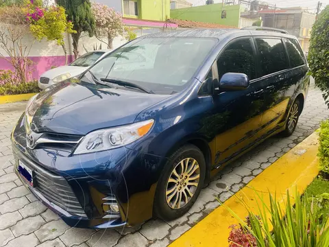 Toyota Sienna Limited usado (2020) color Azul precio $465,000